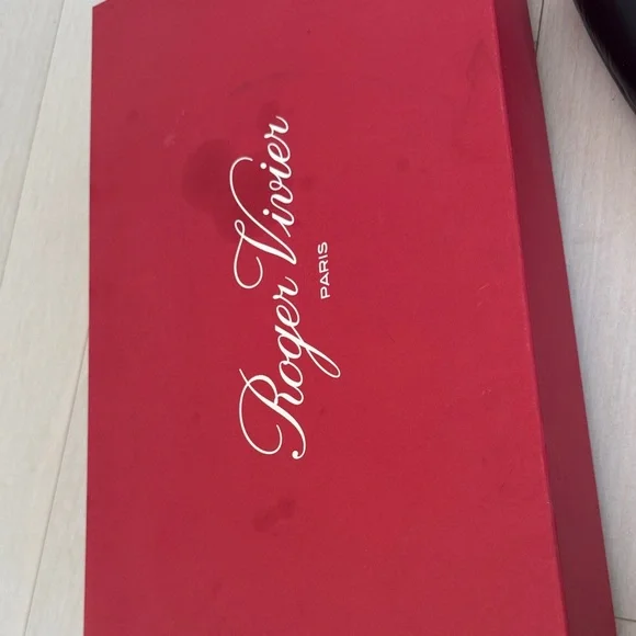 NIB Roger Vivier Elegant Black Heeled Boots with Gold Accent - Picture 3 of 10